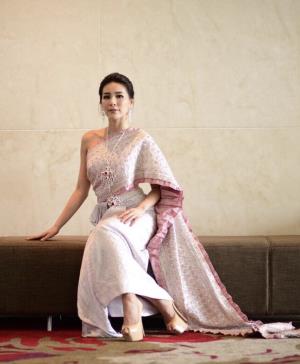 ชุดไทยเจ้าสาว ชุดไทยจักรพรรดิ์ เช่าที่แบมบี้ เวดดิ้ง ห้วยขวาง